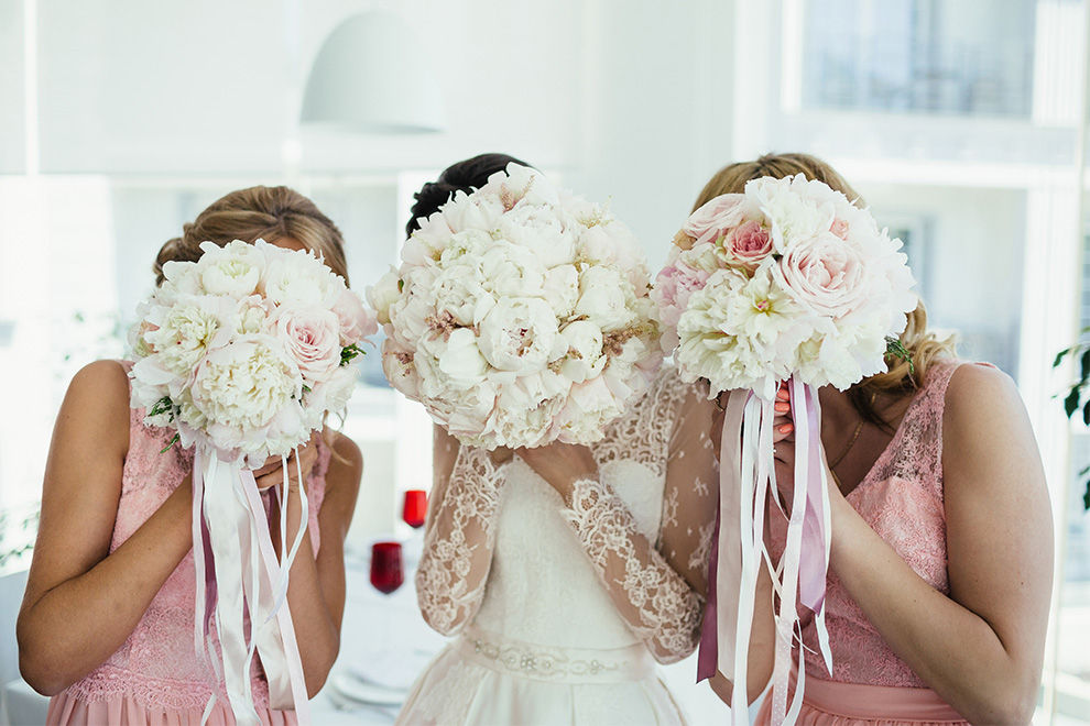 6 Dinge, die du niemals auf einer Hochzeit tragen solltest 6 Dinge, die du niemals auf einer Hochzeit tragen solltest