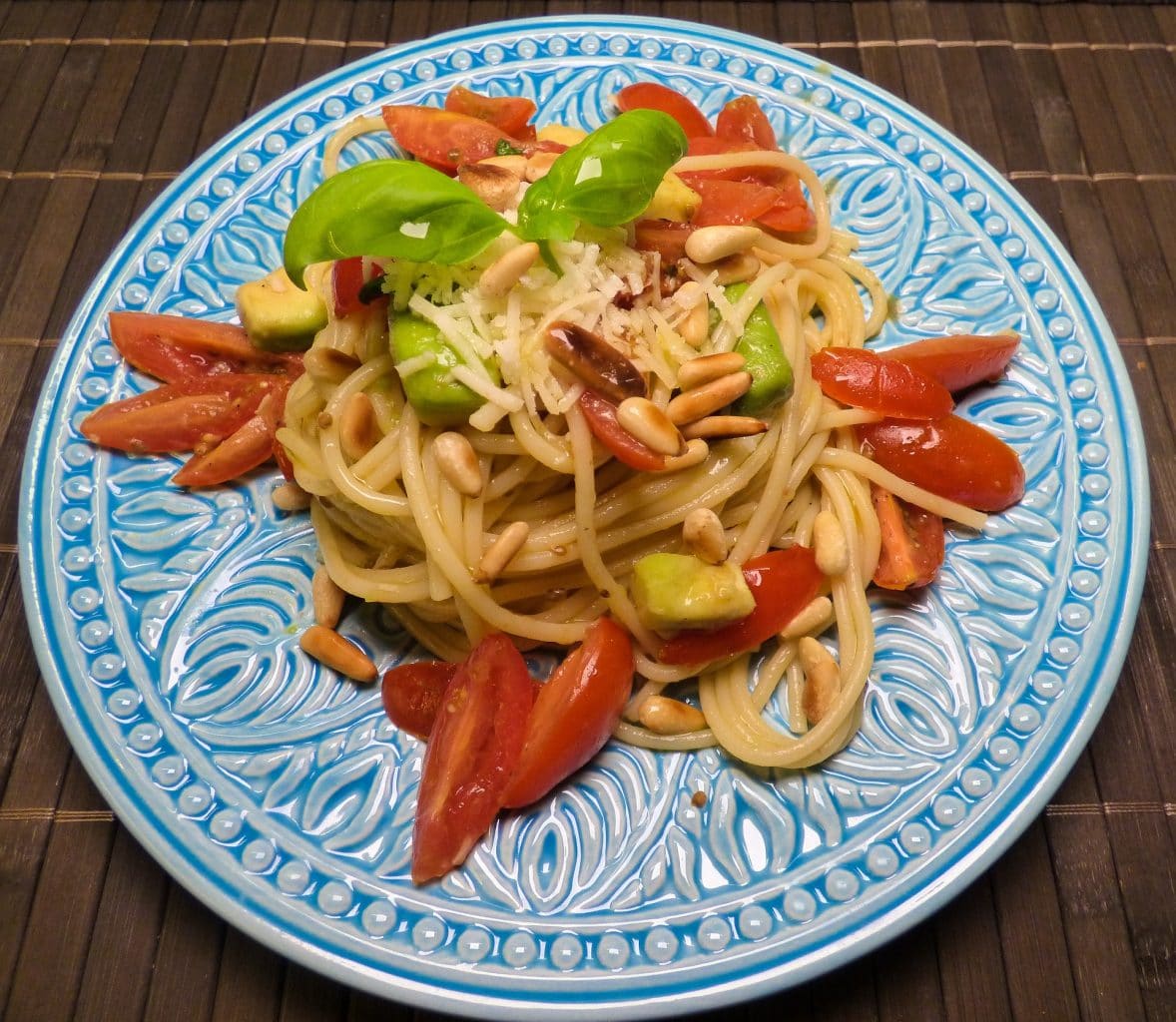 Thunfisch-Avocado-Nudelsalat Thunfisch-Avocado-Nudelsalat